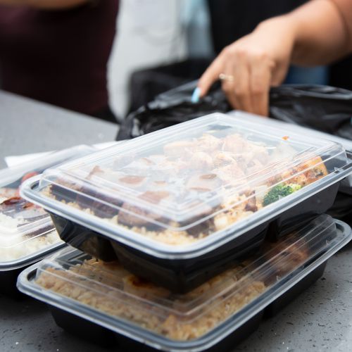 Why Choosing a Tiffin Service